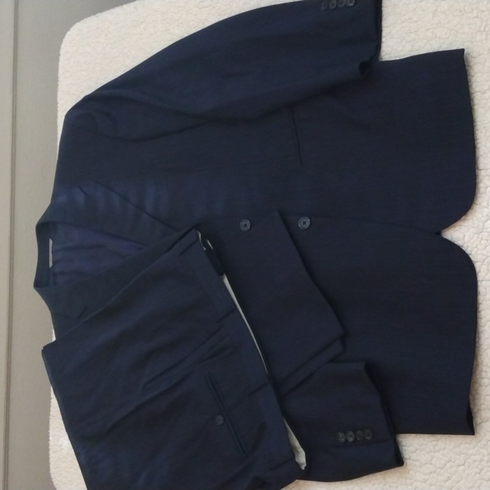 Canali Navy Wool Suit 46R US = 56R EU (Made in Italy)